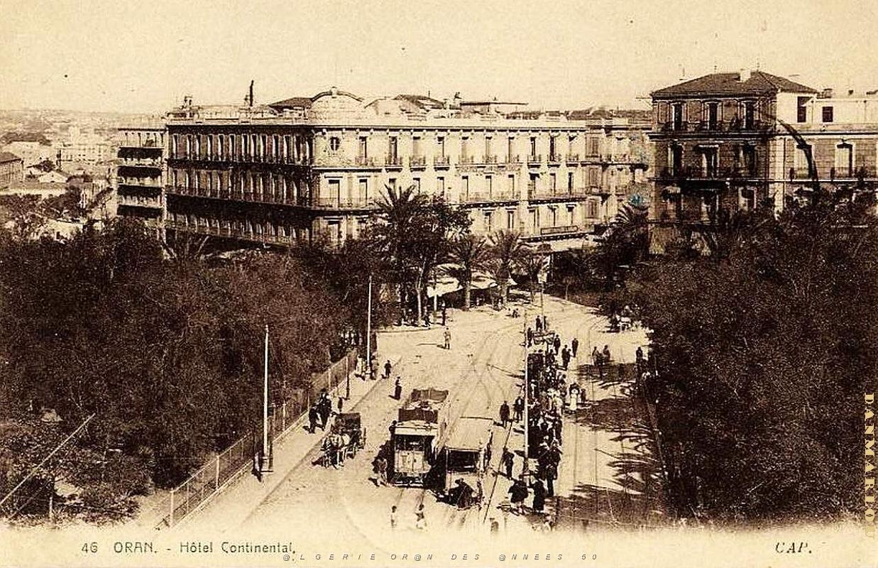 PA c- 005- Place d'Armes- trams et autobus.JPG